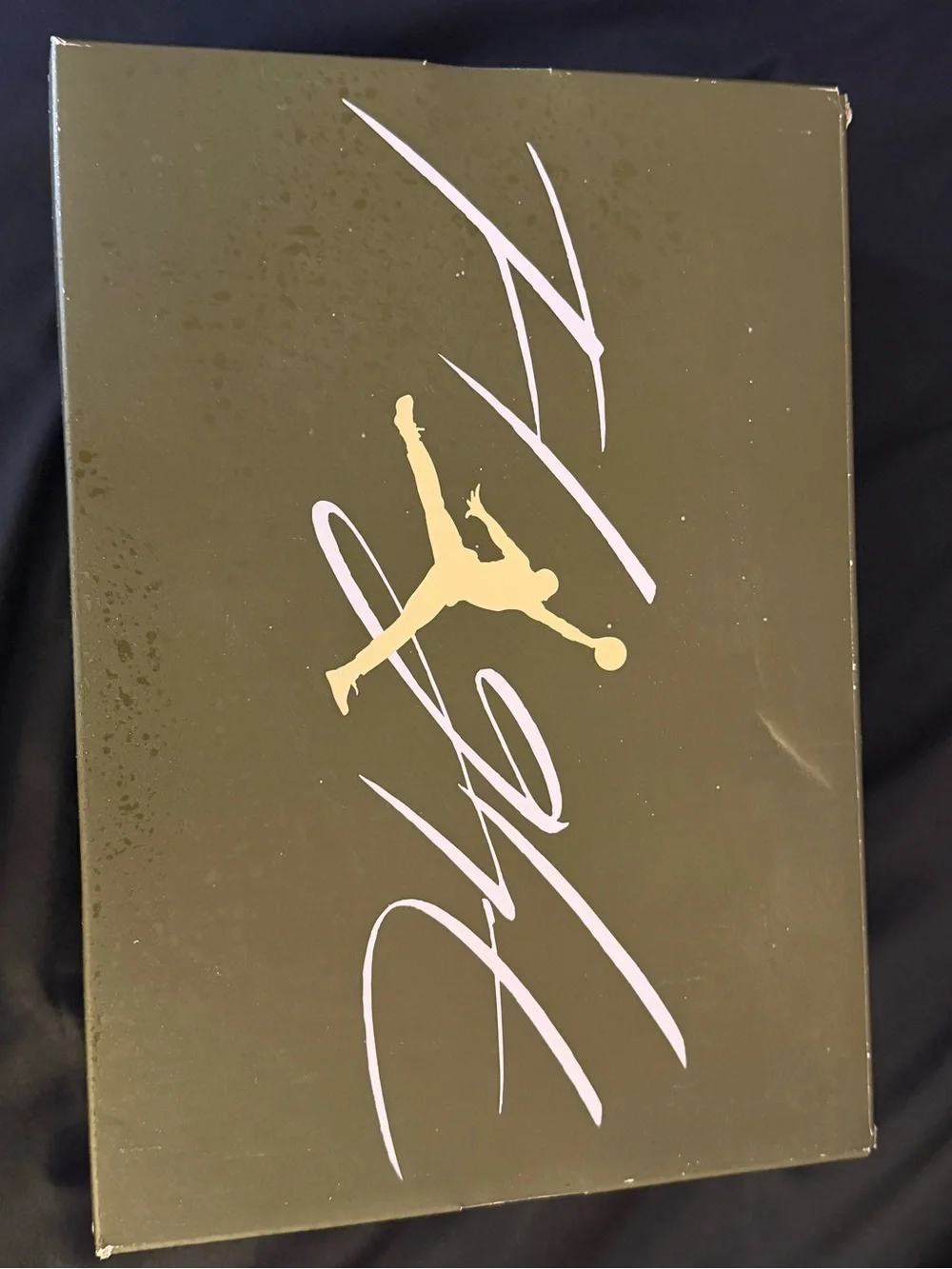 Air Jordan 4 Retro Craft Olive Men's 7 / Women's 8.5